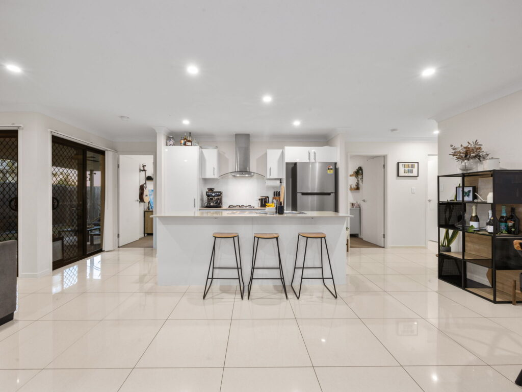 8 Wyness Court, Deebing Heights, QLD 4306