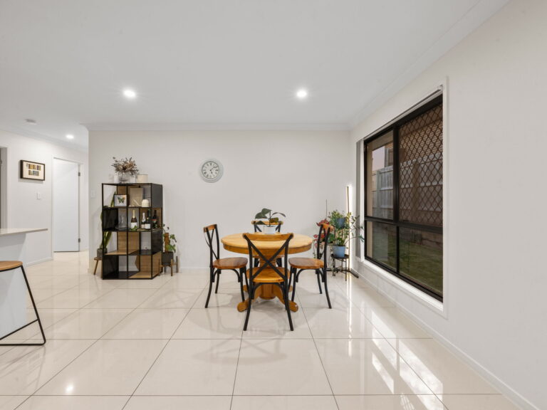 8 Wyness Court, Deebing Heights, QLD 4306