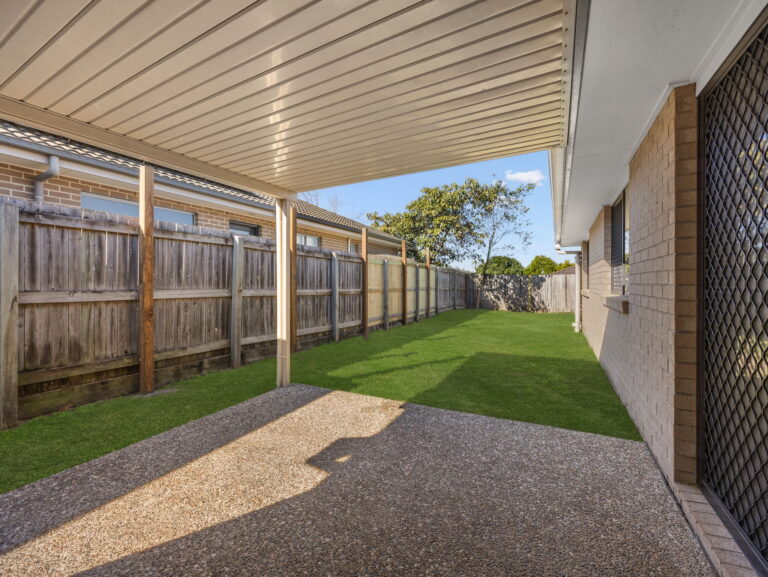 7 Pleasant Drive, Redbank Plains, QLD 4301