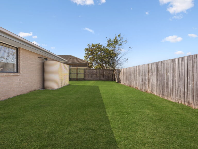 7 Pleasant Drive, Redbank Plains, QLD 4301