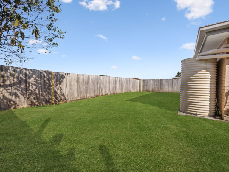 7 Pleasant Drive, Redbank Plains, QLD 4301
