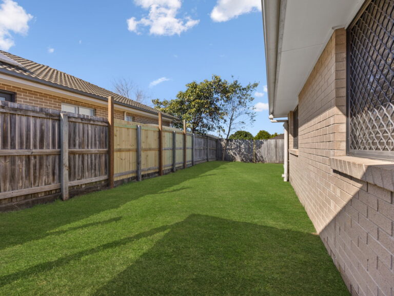 7 Pleasant Drive, Redbank Plains, QLD 4301