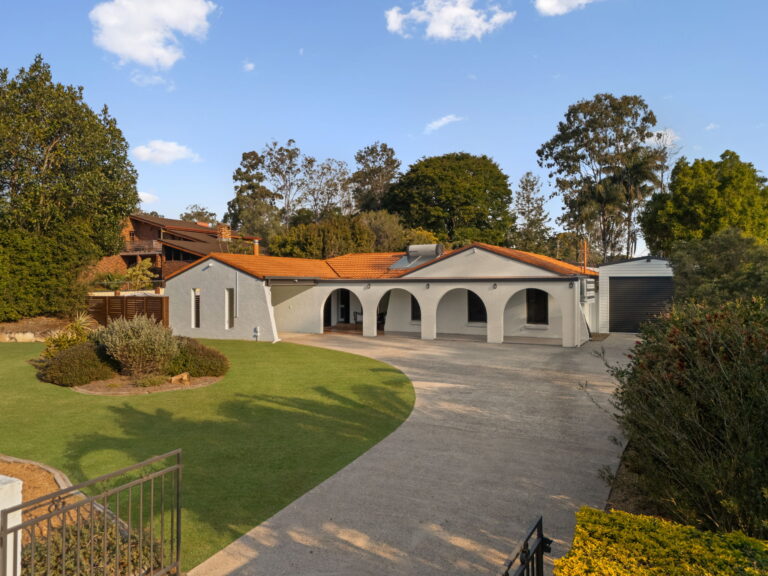 25 Moss Road, Camira, QLD 4300