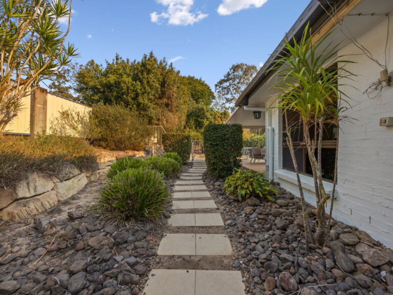 25 Moss Road, Camira, QLD 4300