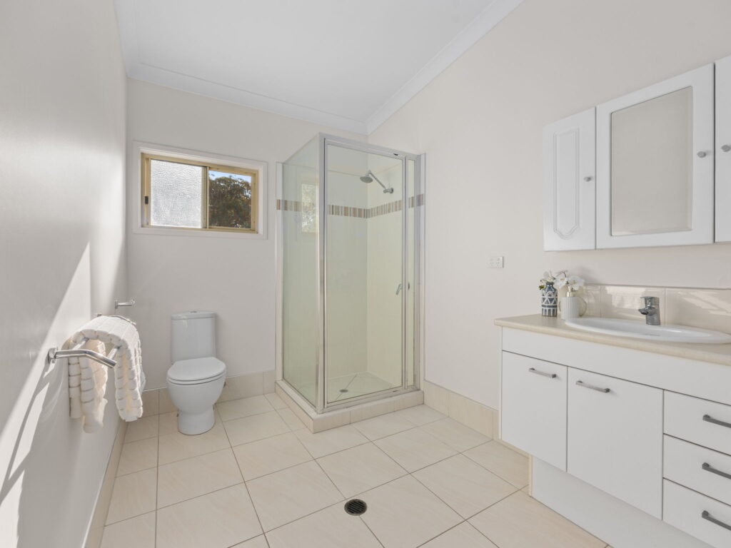 25 Moss Road, Camira, QLD 4300