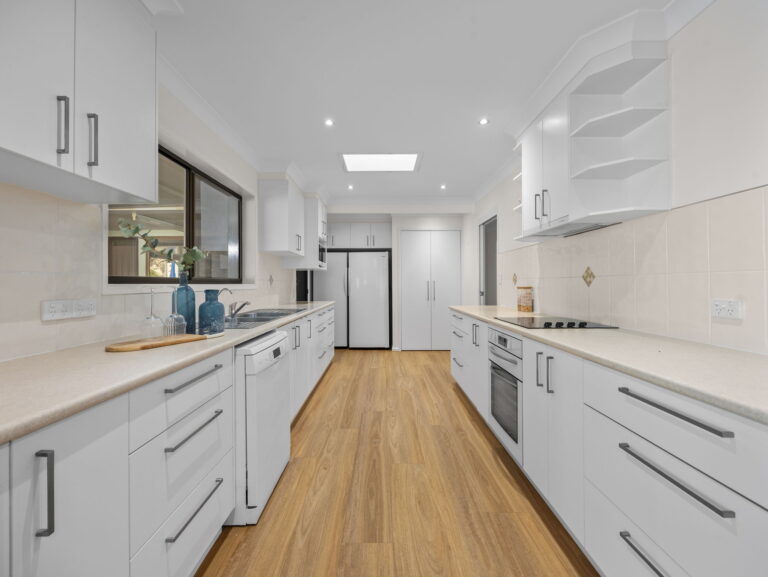 25 Moss Road, Camira, QLD 4300
