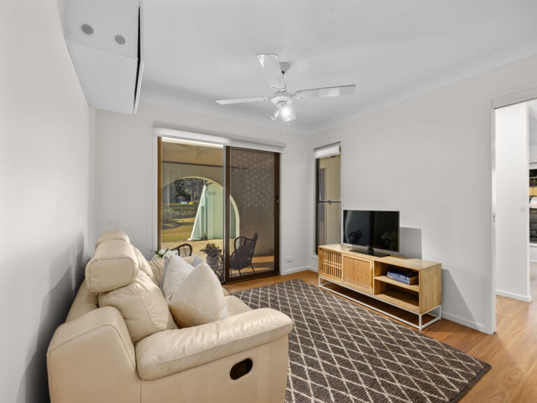 25 Moss Road, Camira, QLD 4300