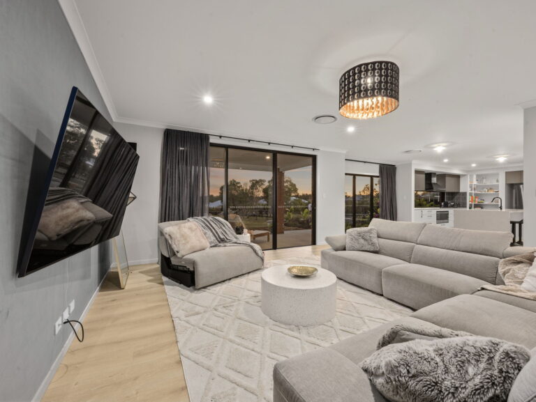 43 Stanton Cross Drive, Karalee, QLD 4306