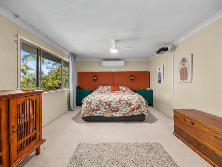12 Islandview Street, Barellan Point, QLD 4306
