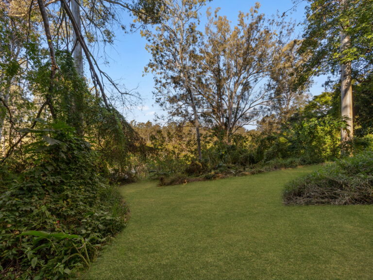 12 Islandview Street, Barellan Point, QLD 4306