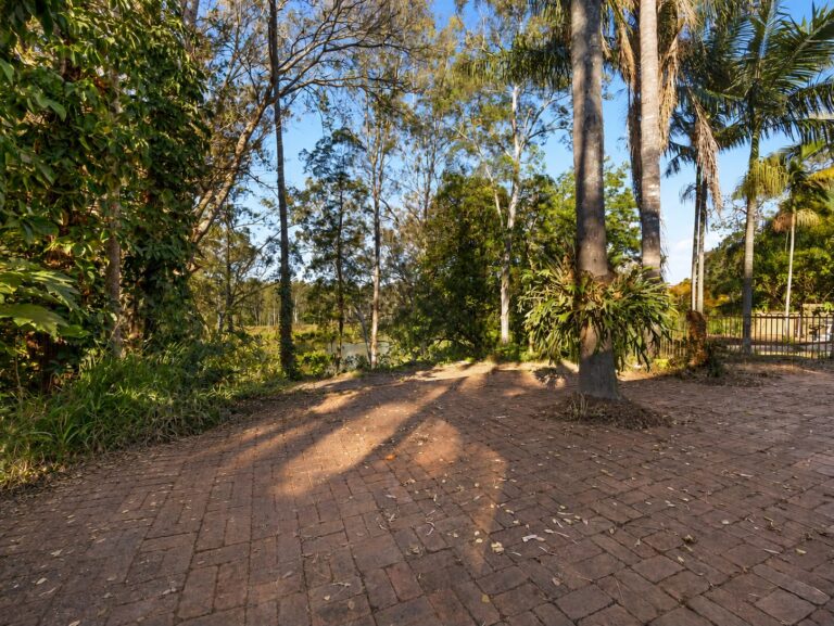 12 Islandview Street, Barellan Point, QLD 4306