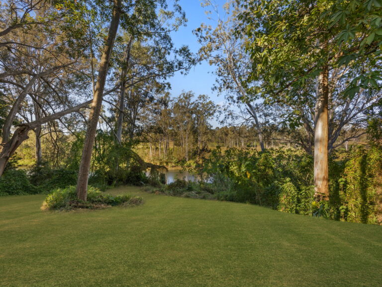 12 Islandview Street, Barellan Point, QLD 4306