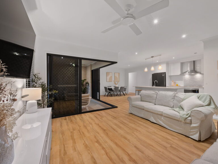6 Callistemon Crescent, Deebing Heights, QLD 4306