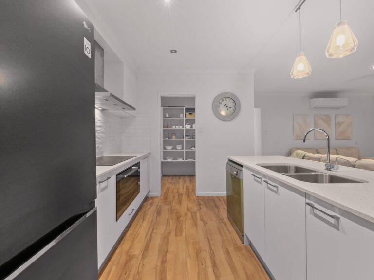 6 Callistemon Crescent, Deebing Heights, QLD 4306
