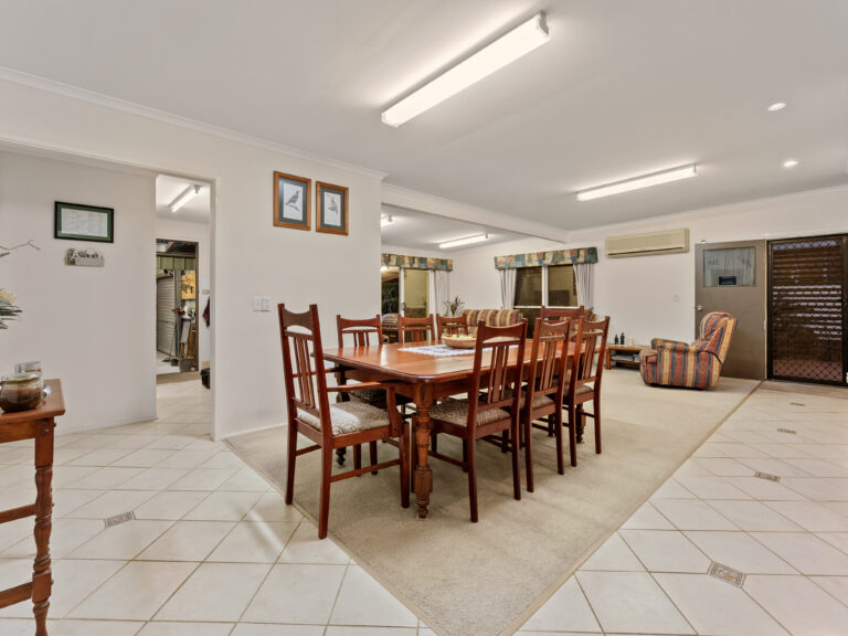 19 Deebing Street, West Ipswich, QLD 4305