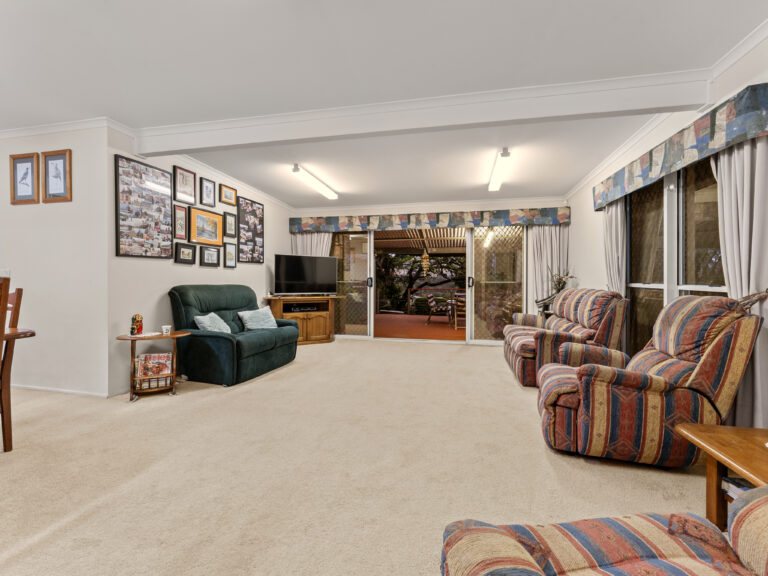 19 Deebing Street, West Ipswich, QLD 4305