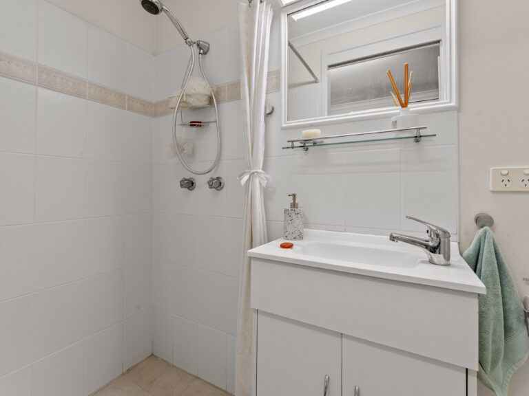 19 Deebing Street, West Ipswich, QLD 4305