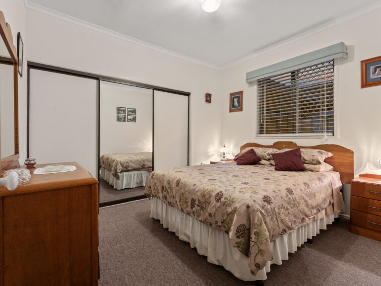 19 Deebing Street, West Ipswich, QLD 4305