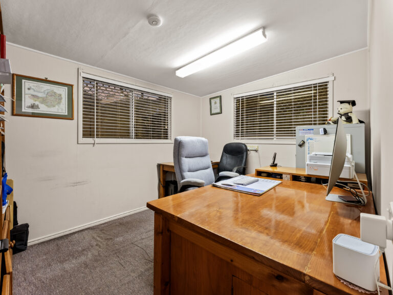 19 Deebing Street, West Ipswich, QLD 4305