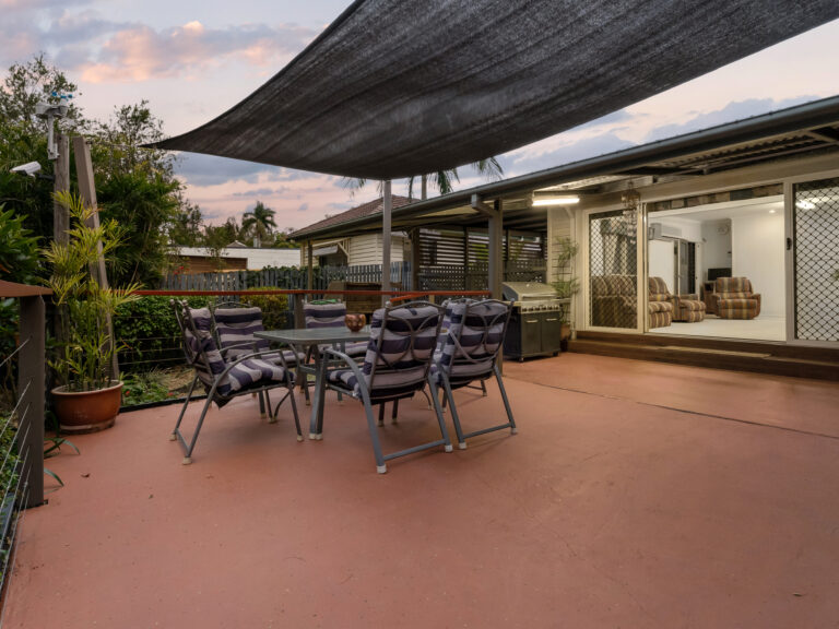 19 Deebing Street, West Ipswich, QLD 4305