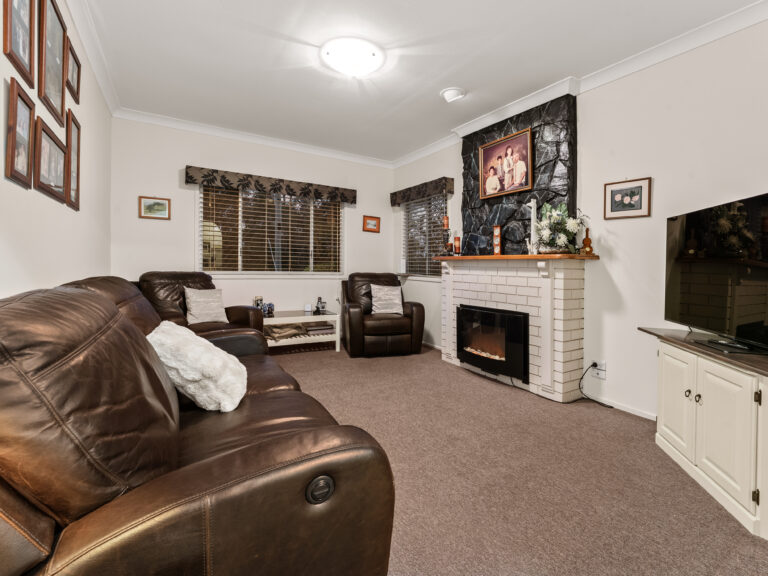 19 Deebing Street, West Ipswich, QLD 4305