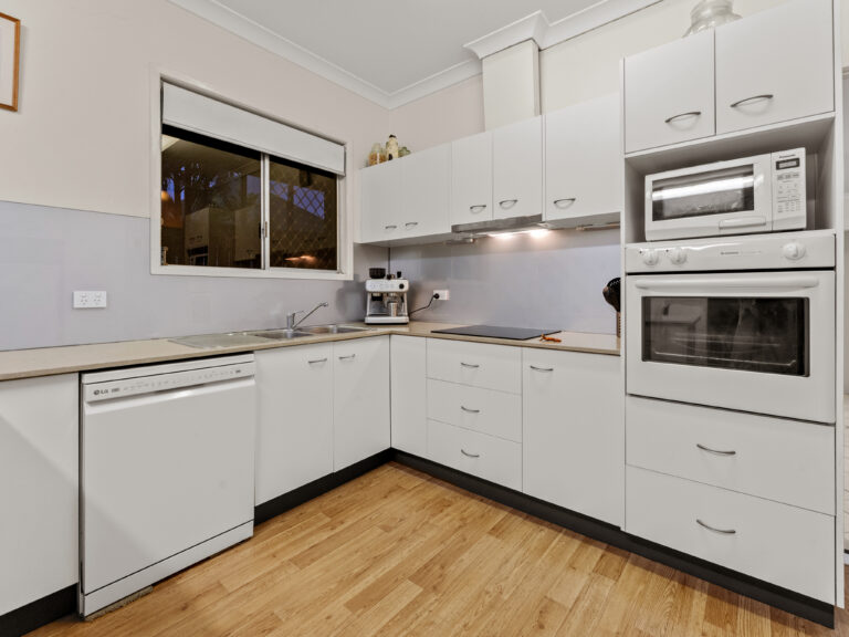 19 Deebing Street, West Ipswich, QLD 4305