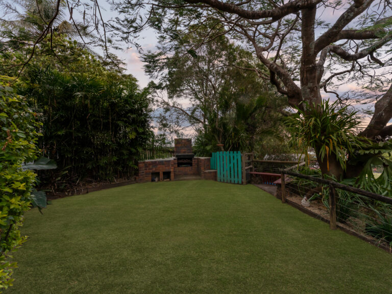 19 Deebing Street, West Ipswich, QLD 4305