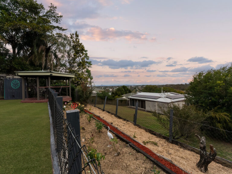 19 Deebing Street, West Ipswich, QLD 4305