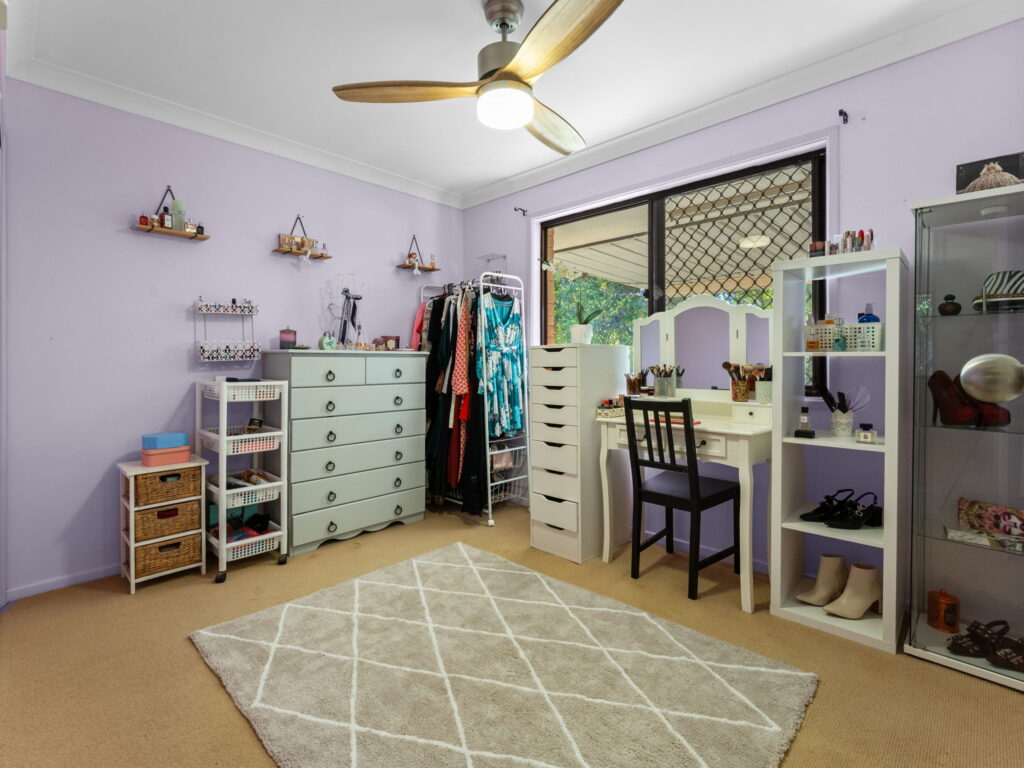 11 Crestwood Drive, Camira, QLD 4300