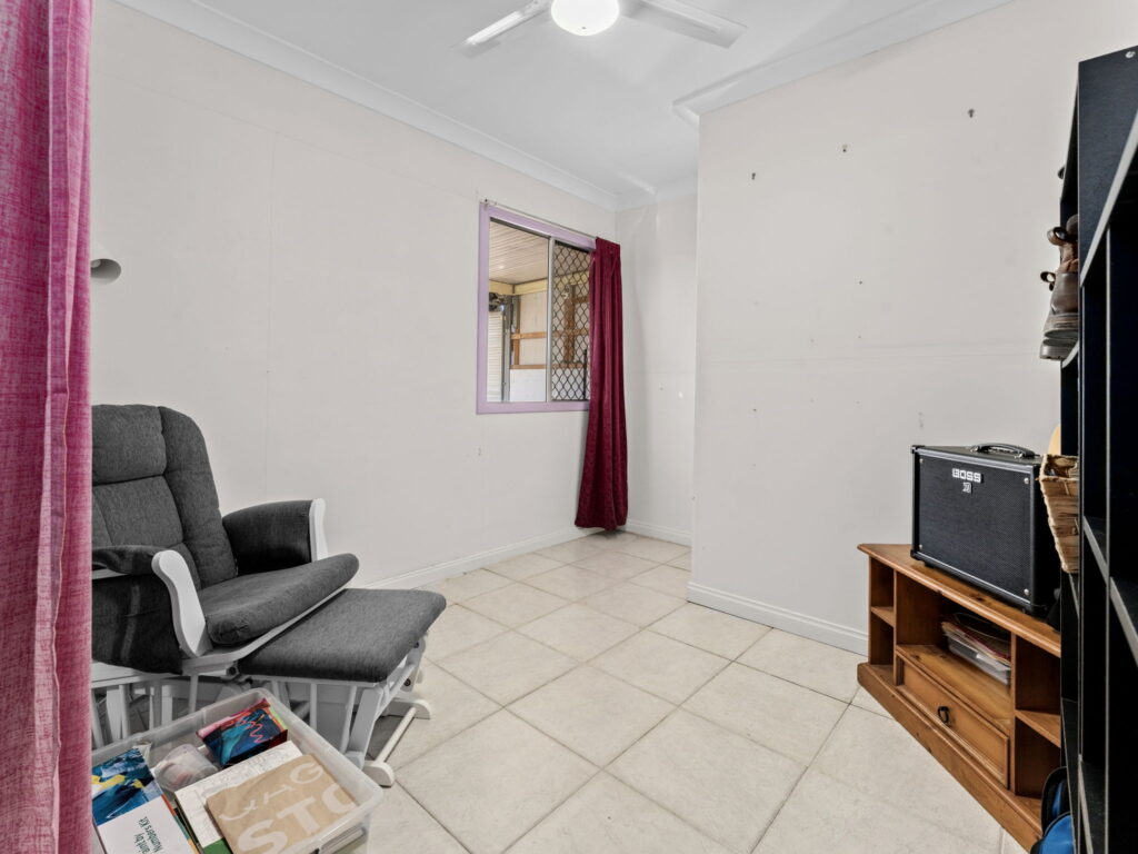 11 Crestwood Drive, Camira, QLD 4300