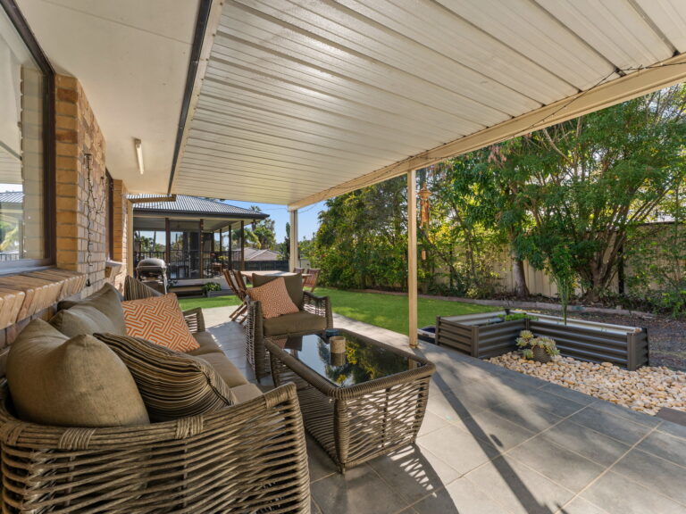 11 Crestwood Drive, Camira, QLD 4300