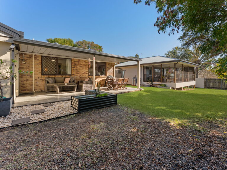 11 Crestwood Drive, Camira, QLD 4300