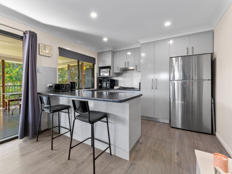 11 Crestwood Drive, Camira, QLD 4300