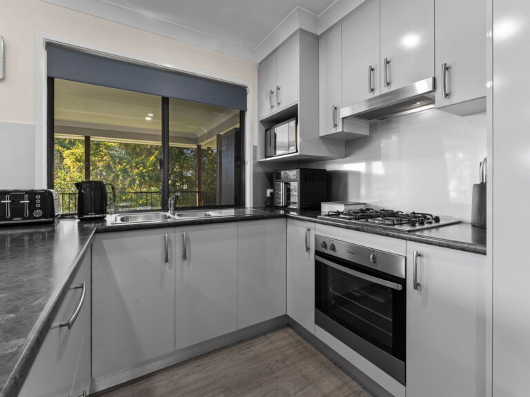 11 Crestwood Drive, Camira, QLD 4300