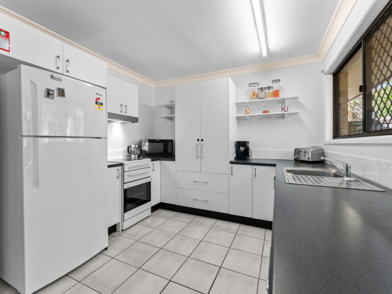 11 Crestwood Drive, Camira, QLD 4300