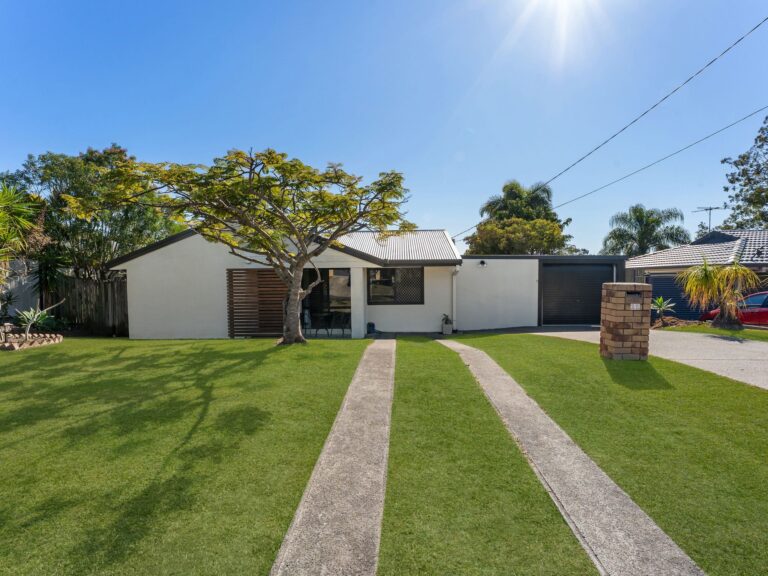 11 Crestwood Drive, Camira, QLD 4300