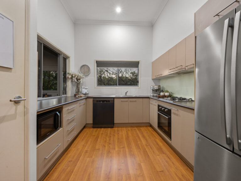 39 Emerald Crescent, Springfield, QLD 4300