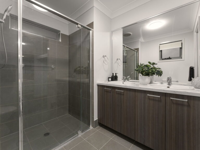31 Botany Drive, South Ripley, QLD 4306