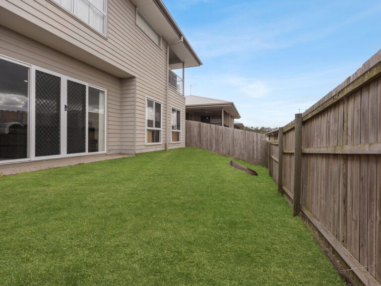 25 Stormbird Street, Redbank Plains, QLD 4301