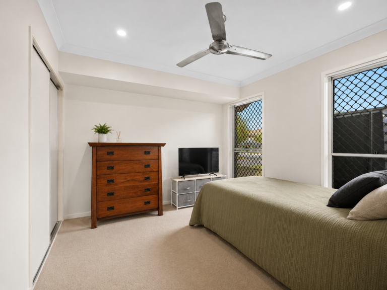 25 Stormbird Street, Redbank Plains, QLD 4301