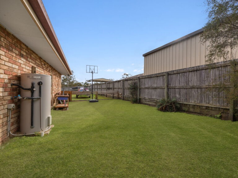 17 Dorsey Chase, Brassall, QLD 4305