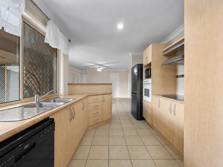 17 Dorsey Chase, Brassall, QLD 4305