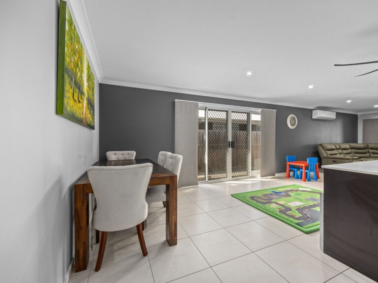 117 Watheroo Street, South Ripley, QLD 4306