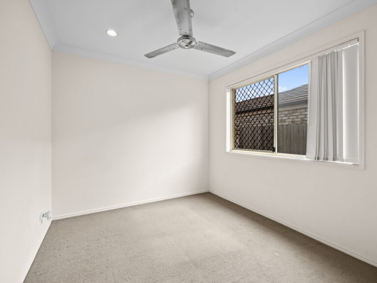 31 Dornoch Crescent, Raceview, QLD 4305