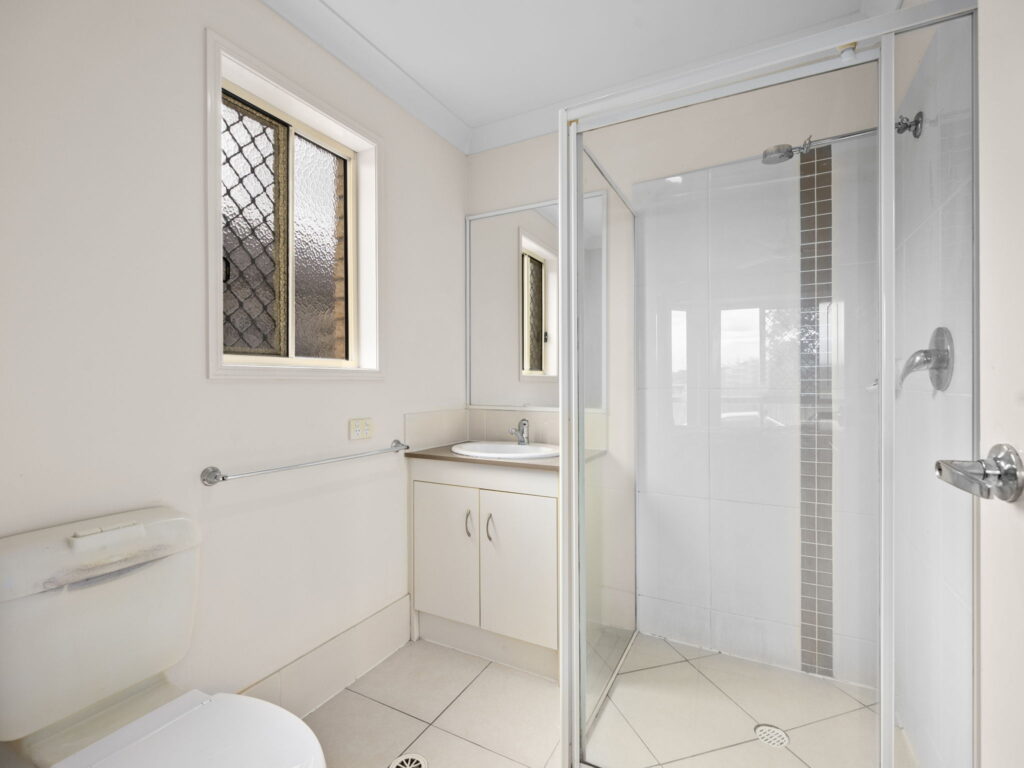31 Dornoch Crescent, Raceview, QLD 4305