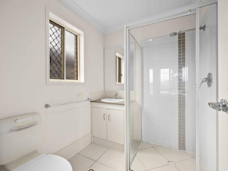 31 Dornoch Crescent, Raceview, QLD 4305