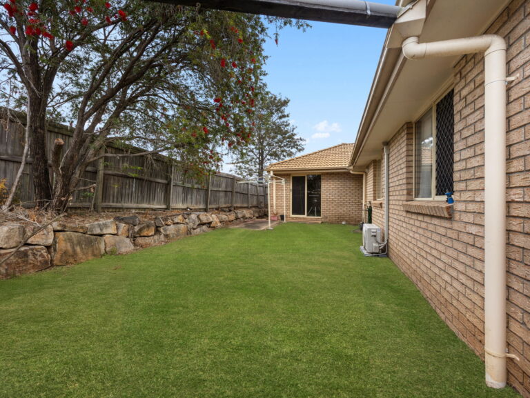 31 Dornoch Crescent, Raceview, QLD 4305