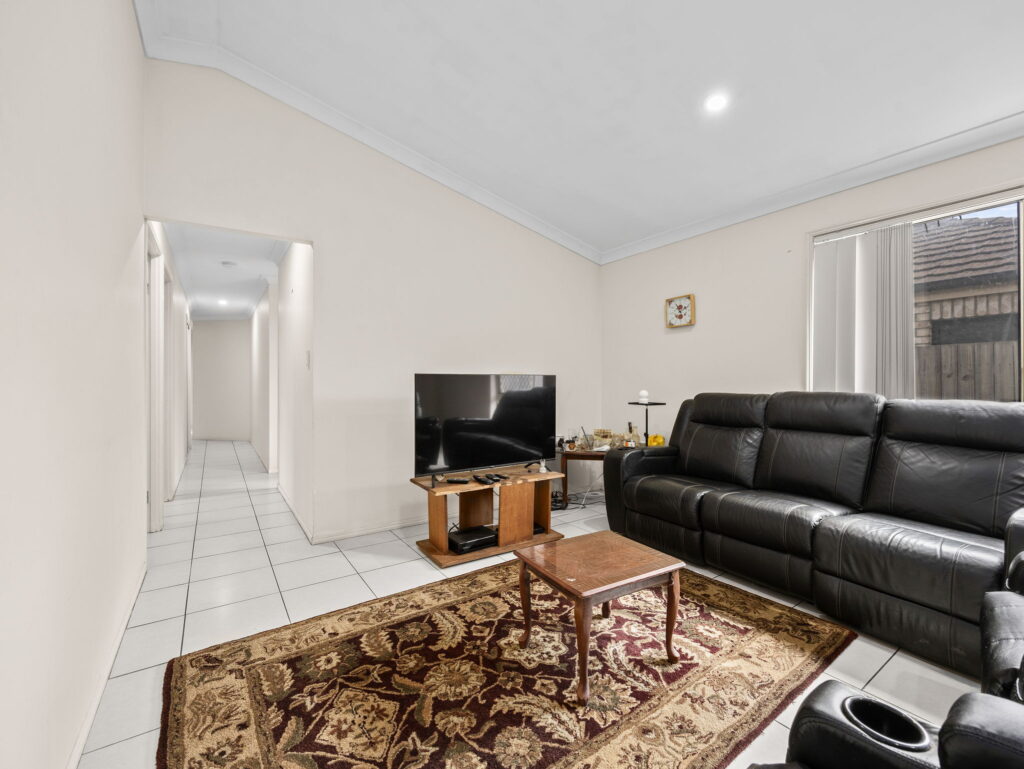 31 Dornoch Crescent, Raceview, QLD 4305
