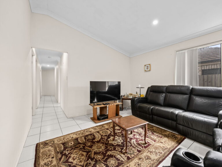 31 Dornoch Crescent, Raceview, QLD 4305