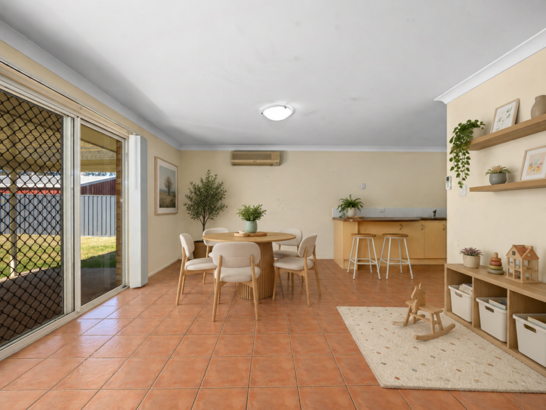 24 Kathleen Place, Yamanto, QLD 4305